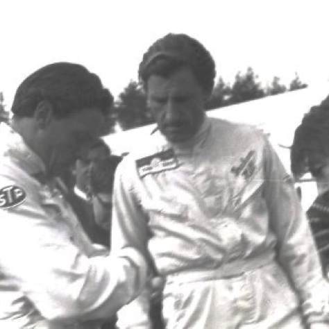 Dernier échange avec Graham Hill                     
© Gilles Darbonville